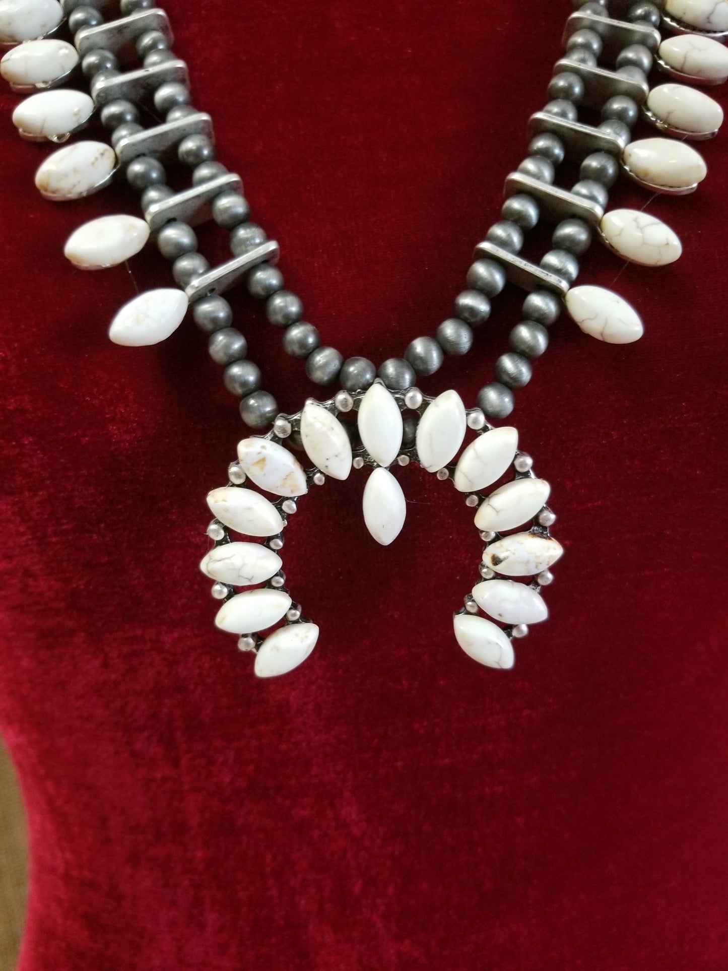 FULL SQUASH BLOSSOM WHITE TURQUOISE STONE NECKLACE. NATURAL STONE.  (036)